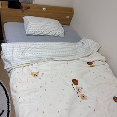 セミダブルベッドと極厚マットレスの画像