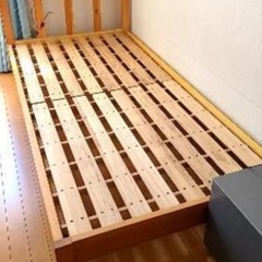 定価1.5万！！パイン材のシングルベッド！の画像