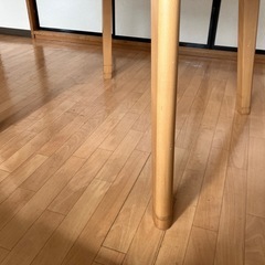 ダイニングテーブル　丸テーブルの画像