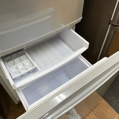 #52 激安冷蔵庫!! どっちもドア SHARP2016年 137L SJ-D14B-S 冷凍冷蔵庫の画像