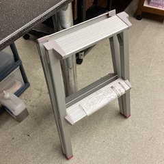 M2511-512 Pica 踏台 PFC-57 脚立 2段 アルミ 折りたたみ式 パープル キズ汚れ有りの画像