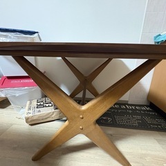 ニトリダイニングテーブルの画像