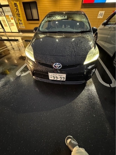 黒30プリウスです。後期型です