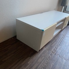 テレビボードの画像