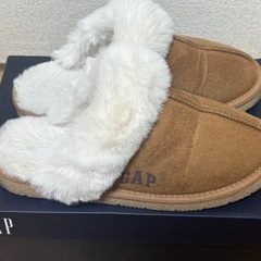 GAPの人気もこもこスリッパの画像