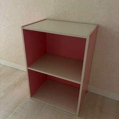 ピンクの棚の画像