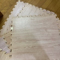 大型のジョイントマット17枚　切ったマット14枚以上の画像