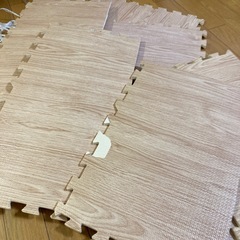 大型のジョイントマット17枚　切ったマット14枚以上の画像