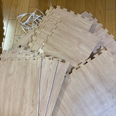 大型のジョイントマット17枚　切ったマット14枚以上の画像