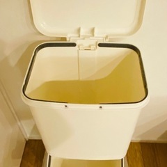 ペダル式　2段ゴミ箱の画像