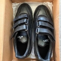 アシックス トレーニングシューズの画像