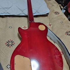 maisonのレスポールタイプエレキギターを売ります。引き取り限定です。の画像