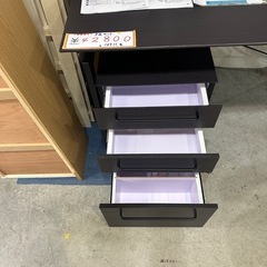 【ニトリオフィスデスク3点セット】クリーニング済【管理番号12911】金の画像