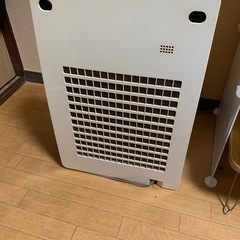 SHARP加湿空気清浄機2018年製の画像
