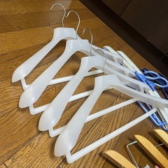 ハンガー色々　１６本　さしあげますの画像