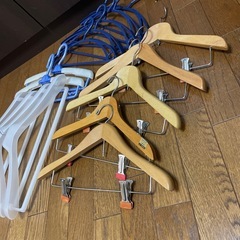 ハンガー色々　１６本　さしあげますの画像