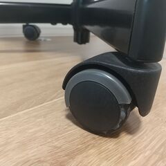 IKEA　オフィスチェア　TORKEL　ブラック　肘付きの画像