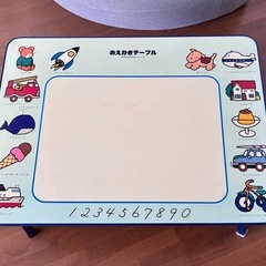 【美品/中古】おえかきできるベビーデスクの画像