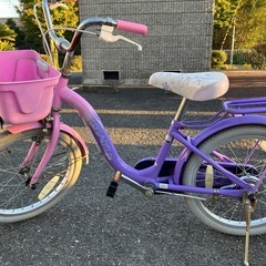 子供用自転車ヘルメットつき
の画像