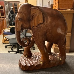 サ2511-516 象 木彫り ゾウ 置物 オブジェ インテリア 縁起物 一部爪破損 牙なし キズ汚れ有りの画像