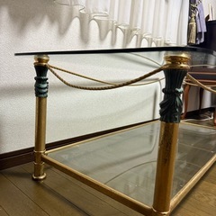 イタリア製ガラステーブルの画像