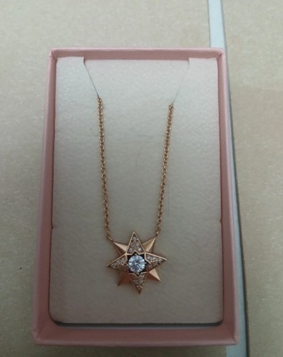 18金星型ネックレス