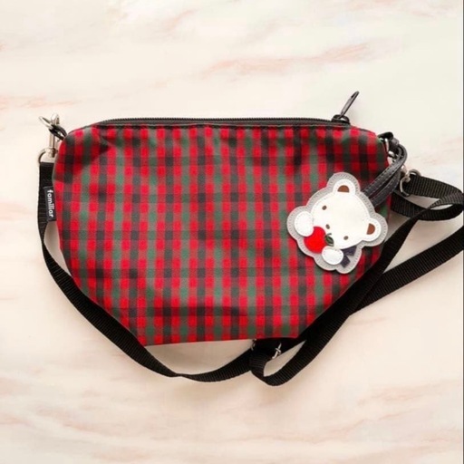 ファミリア　ショルダー　赤色　完売 ファミリアショルダーバッグ赤 (ブルーベリー) 小山のその他の中古