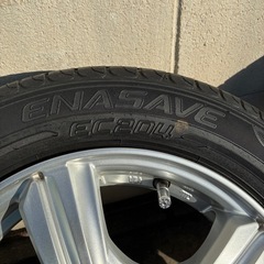 タイヤホイール４本セット、ナットキャップ、布製タイヤチェーンの画像