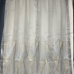 レースカーテン　幾何学模様の画像