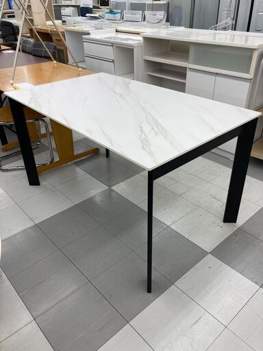 ★リユースのサカイ千葉中央店★ ティ・アイ・アイ セラミックダイニングテーブル　VEIN3　DT-1005　 ホワイト H72×D80×W135 クリーニング済み TC5554