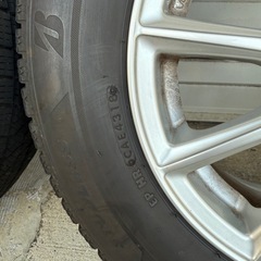 トヨタ　ポルテのスタッドレスタイヤの画像