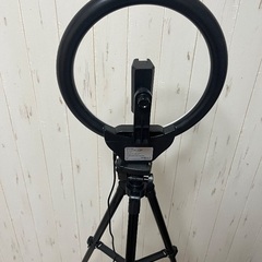 LEDリングライト スマホ三脚の画像
