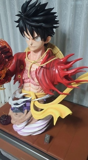 ワンピース ルフィ フィギュア 売ります