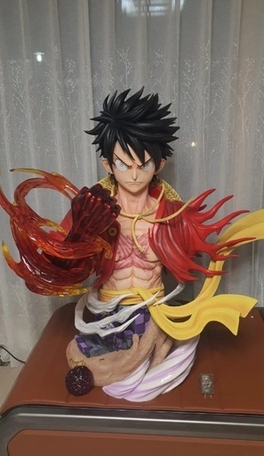 ワンピース ルフィ フィギュア 売ります