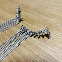 ラインストーン タッセルピアスの画像