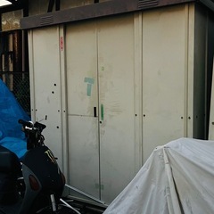 大型倉庫　物置鍵付き　　