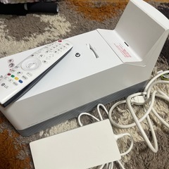 定価17万！！【 超短焦点モデル 】シアターシステム　LGエレクトロニクス ホームプロジェクターホワイト) [HF85LS]の画像