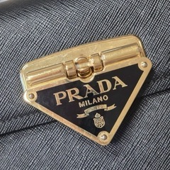 プラダ 三角ロゴ サフィアーノ クロスバッグ 販売しますの画像