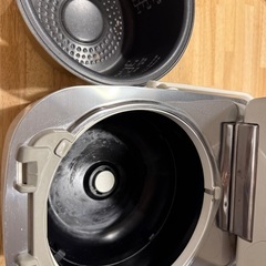パナソニック製炊飯器(SR-PW105)の画像