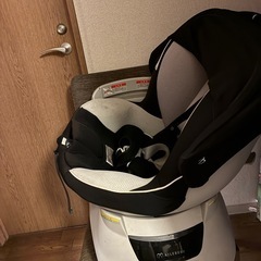 回転式チャイルドシート　エールべべ　クルットの画像