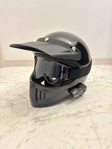 ダムトラックス　ヘルメット