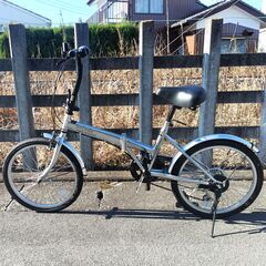 ★美品!!お届け可!!★ 20インチ 折りたたみ自転車  6段変速 シルバーの画像