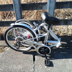 ★美品!!お届け可!!★ 20インチ 折りたたみ自転車  6段変速 シルバーの画像