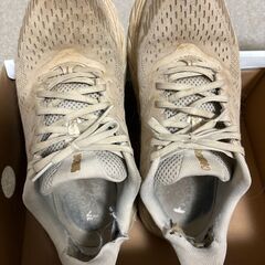 HOKA ONE ONE ホカオネオネ　白　27㎝　良く使いましたの画像