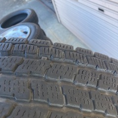 195/80-15LTスタッドレスタイヤ　ハイエース、キャラバンに！の画像