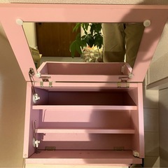 中古
コスメボックス ピンクのドレッサーの画像