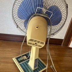 レトロ扇風機の画像