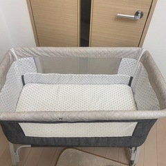 ベビーベッドの画像
