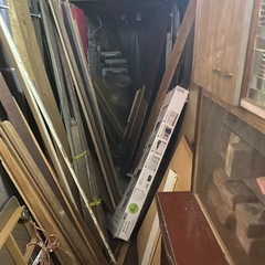 椅子や机など小屋も作りたいので手伝ってくださる方