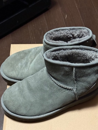 UGG⭐︎L⭐︎ムートンショートブーツ⭐︎グレー⭐︎超美品⭐︎定価26400円
